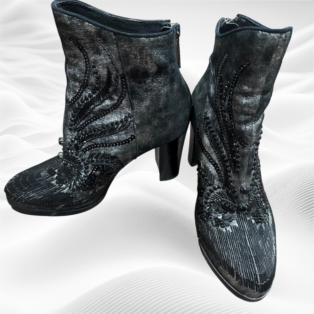 Donald J Pliner Quiva Beaded Boots Size 7 Sequins Rhinestones Silver Black *flaw